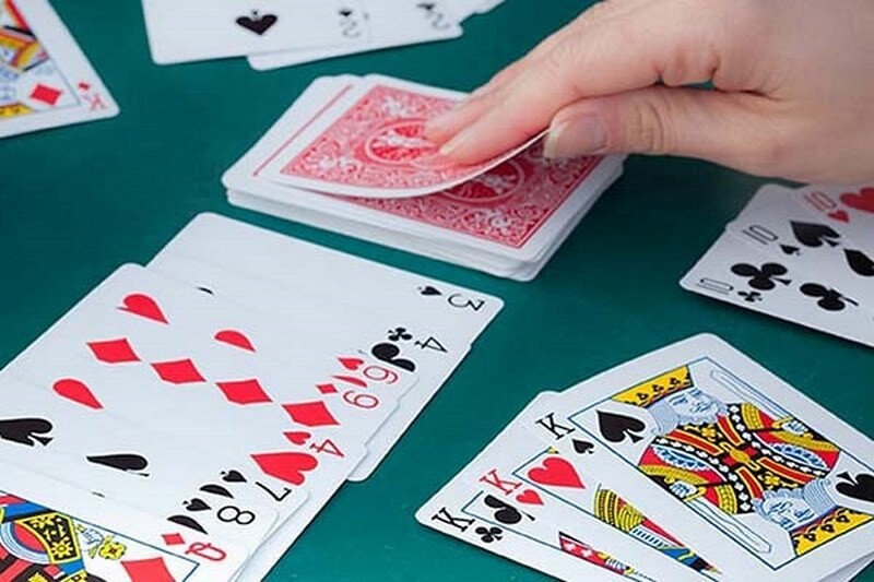 Chiến thuật chơi bài phỏm - giảm thiểu bị ăn chốt
